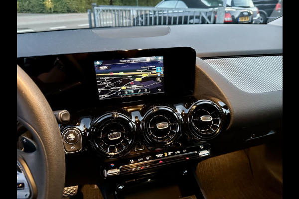 Mercedes-Benz B-Klasse B180 Automaat Business Solution Mercedes-Benz B-Klasse B180 Automaat Business Solution