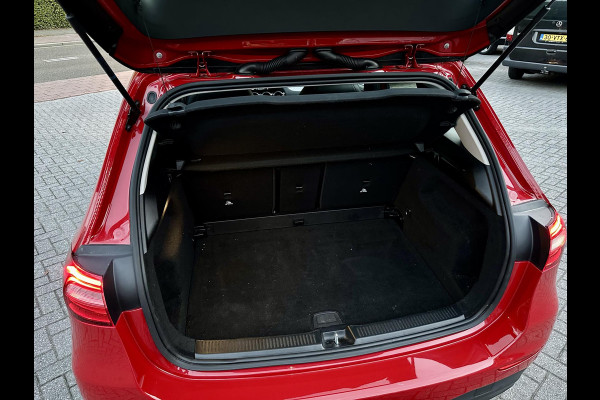 Mercedes-Benz B-Klasse B180 Automaat Business Solution Mercedes-Benz B-Klasse B180 Automaat Business Solution