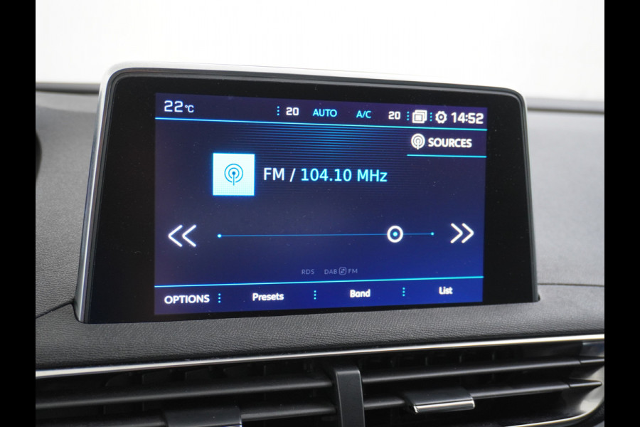 Peugeot 3008 T 131pk Keyless VirtualCockpit Elek.klep 360Camera 1/2Leer Apple/Android Dab Bordherk. Lane-dep. Led Navi CruiseControl Pdc Apps Aut.Verlichting PrivacyGlas Usb Ecc Bluetooth 4xElekRamen Dakrails Mistlampen Isofix 19''LM 1.2 PureTech Blue Lease Premium DealerOnderhouden NL-auto