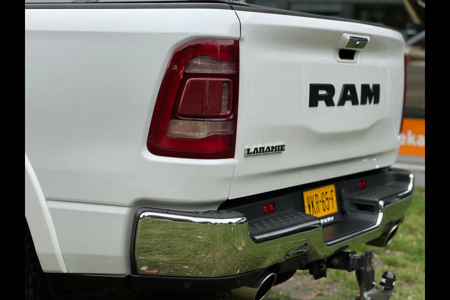 RAM 1500 5.7 V8 4x4 Laramie Lucht , Pano , 12 inch , 360