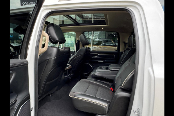 RAM 1500 5.7 V8 4x4 Laramie Lucht , Pano , 12 inch , 360