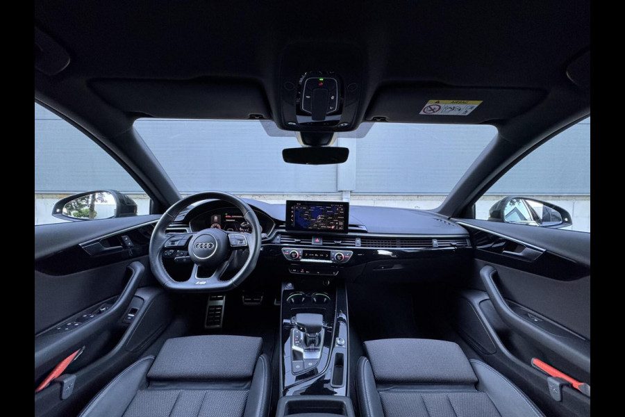 Audi A4 Avant 35 TFSI S edition Competition Automaat | Zwart optiek | Stoelverwarming | Google Navigatie | Apple CarPlay | Getint glas |