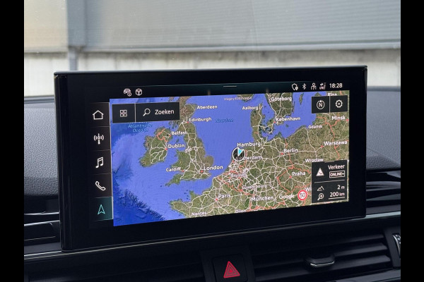 Audi A4 Avant 35 TFSI S edition Competition Automaat | Zwart optiek | Stoelverwarming | Google Navigatie | Apple CarPlay | Getint glas |