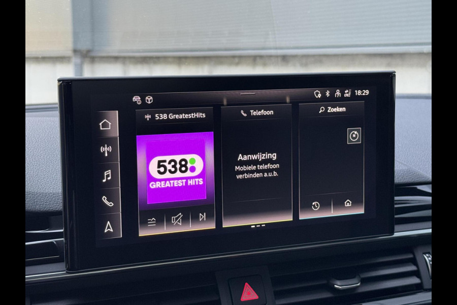 Audi A4 Avant 35 TFSI S edition Competition Automaat | Zwart optiek | Stoelverwarming | Google Navigatie | Apple CarPlay | Getint glas |