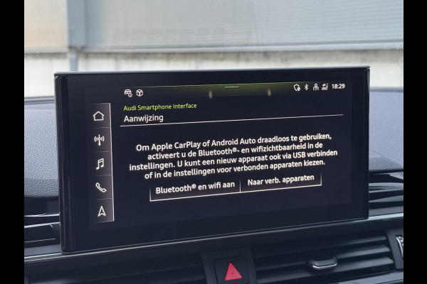 Audi A4 Avant 35 TFSI S edition Competition Automaat | Zwart optiek | Stoelverwarming | Google Navigatie | Apple CarPlay | Getint glas |