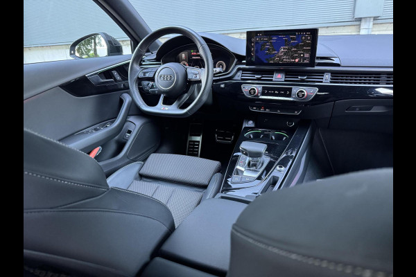 Audi A4 Avant 35 TFSI S edition Competition Automaat | Zwart optiek | Stoelverwarming | Google Navigatie | Apple CarPlay | Getint glas |