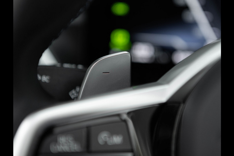 BMW 4 Serie Cabrio M440i xDrive - LCI - Air Collar - Driving Ass Prof - Harman-Kardon