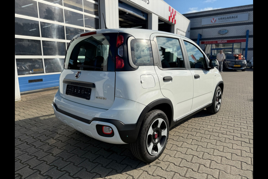 Fiat Panda 1.0 Hybrid City Cross (BOVAG/RIJKLAARPRIJS)