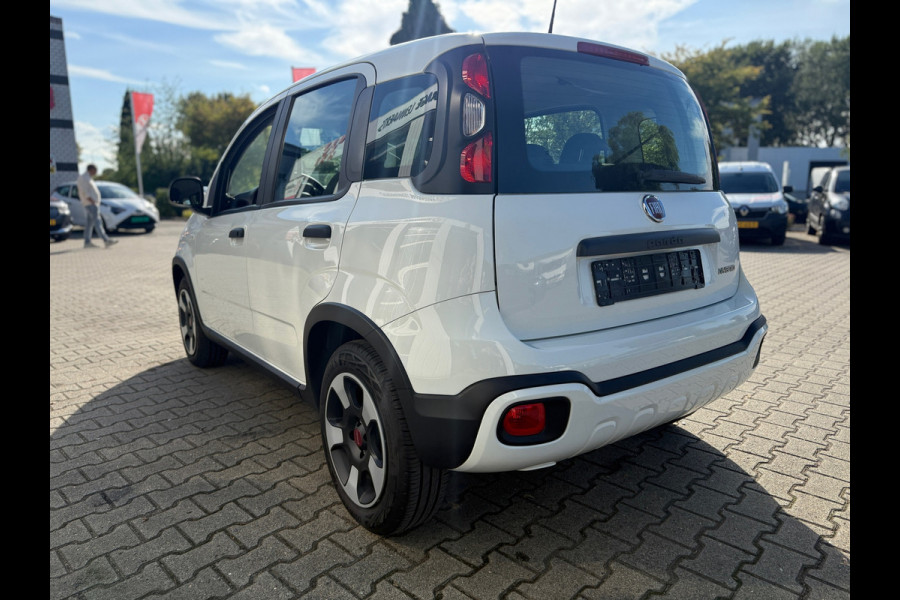 Fiat Panda 1.0 Hybrid City Cross (BOVAG/RIJKLAARPRIJS)