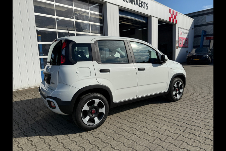 Fiat Panda 1.0 Hybrid City Cross (BOVAG/RIJKLAARPRIJS)