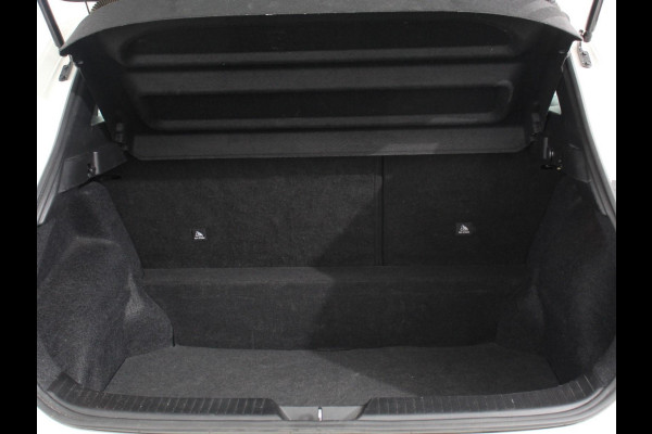 Nissan QASHQAI 1.3 MHEV Xtronic Acenta Navigatie Apple Carplay/Andoid Auto Parkeersensor achter Camera Adaptive Cruise Control Blind Spot Assist Stuur- en stoelverwarming Ledverlichting Climatronic Nissan QASHQAI 1.3 MHEV Xtronic Acenta Navigatie Apple Carplay/Andoid Auto Parkeersensor achter Camera Adaptive Cruise Control Blind Spot Assist Stuur- en stoelverwarming Ledverlichting Climatronic