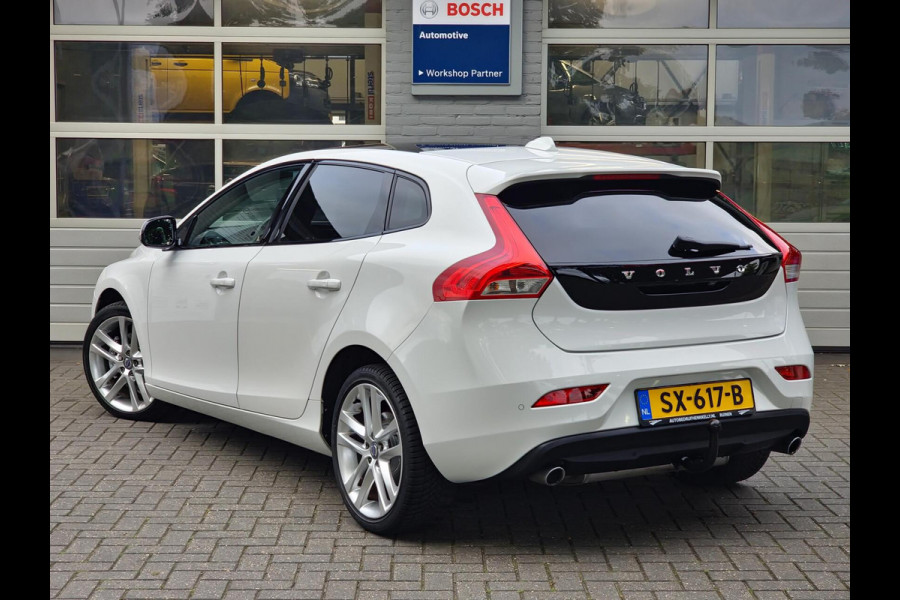 Volvo V40 2.0 T3 Dynamic Edition|Trekhaak|Pano||leder|H&D|LED|18-inch|Camera|
