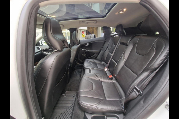 Volvo V40 2.0 T3 Dynamic Edition|Trekhaak|Pano||leder|H&D|LED|18-inch|Camera|