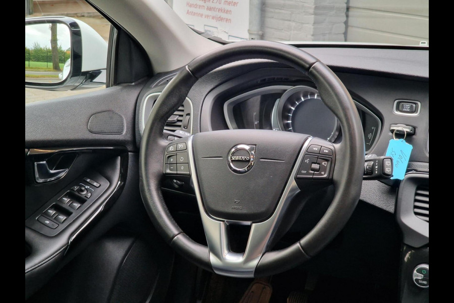 Volvo V40 2.0 T3 Dynamic Edition|Trekhaak|Pano||leder|H&D|LED|18-inch|Camera|
