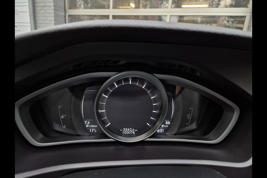 Volvo V40 2.0 T3 Dynamic Edition|Trekhaak|Pano||leder|H&D|LED|18-inch|Camera|