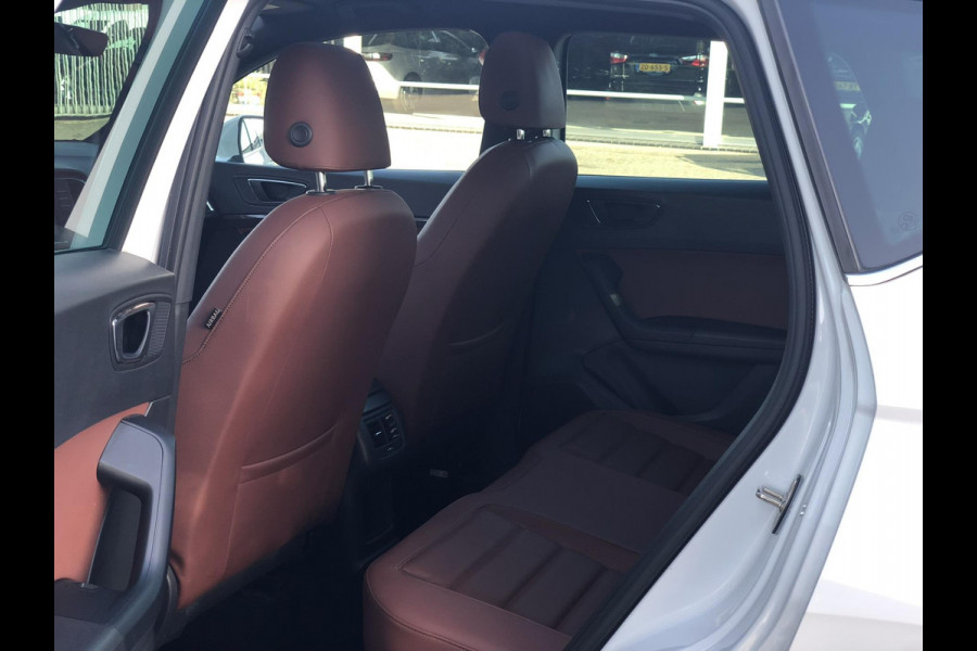 Seat Ateca 1.4 EcoTSI Xcellence 4DRIVE | Pano, Leder, Navi, 360Camera, Trekhaak, Stoelverw., Climate, ACC | Dealeronderhouden |