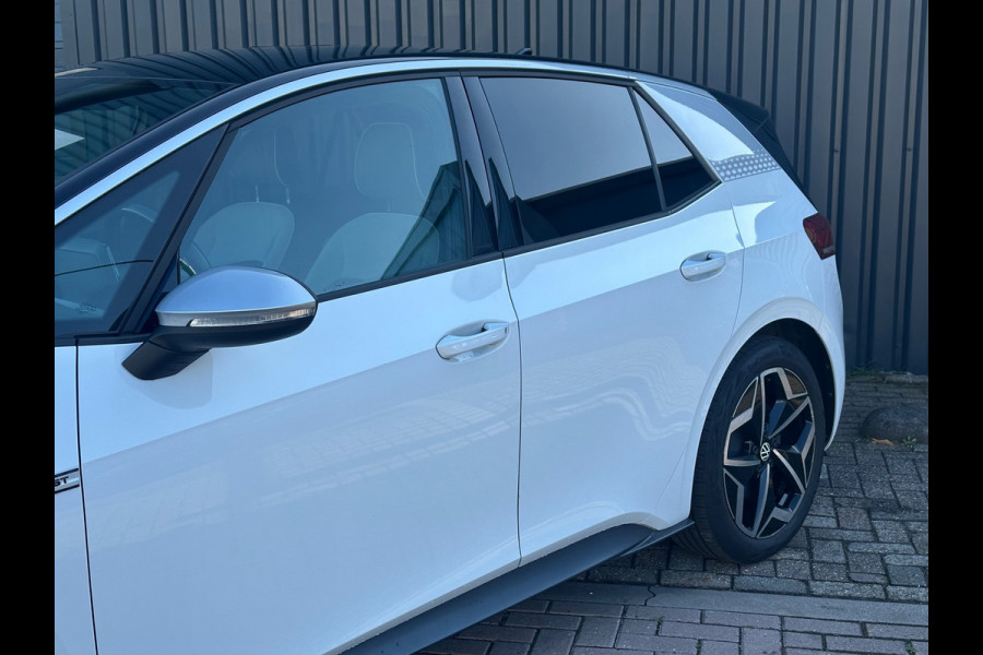 Volkswagen ID.3 First Plus 58 kWh CAMERA / STOELVERW.