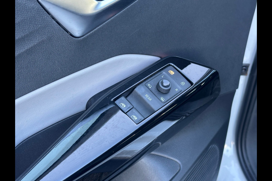 Volkswagen ID.3 First Plus 58 kWh CAMERA / STOELVERW.