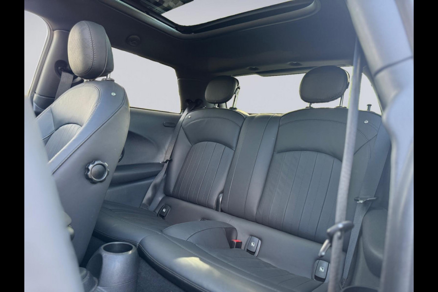 MINI Mini Electric MINI Yours 33 kWh facelift, panoramadak, lederen sportinterieur, 17 inch,achteruitrijcamera, HUD, vol opties