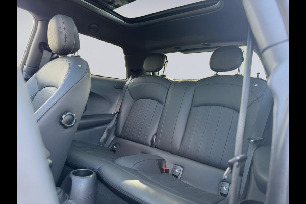 MINI Mini Electric MINI Yours 33 kWh facelift, panoramadak, lederen sportinterieur, 17 inch,achteruitrijcamera, HUD, vol opties