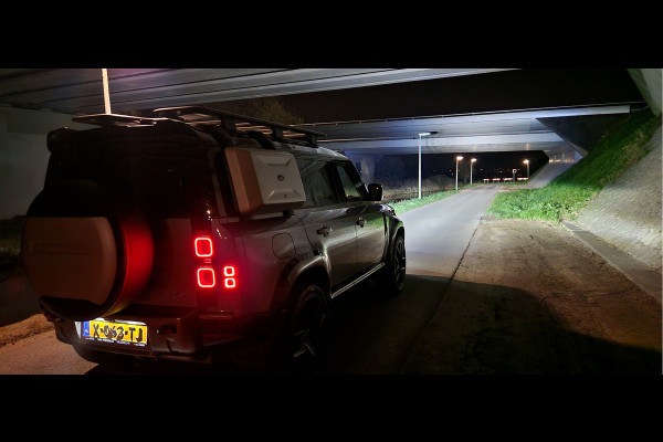 Land Rover Defender 3.0 P400 110 X-Dynamic HSE * V6 * EYE-CATCHER * LUXE UITV. !!