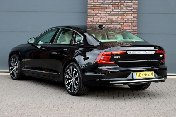 Volvo S90 2.0 T8 Plug-In Hybrid AWD Plus Bright | Pilot Assist | Leder | Memory | Trekhaak | Camera | Achterbank Verwarmd | Verwarmd Stuurwiel | Apple Carplay/Android Auto |