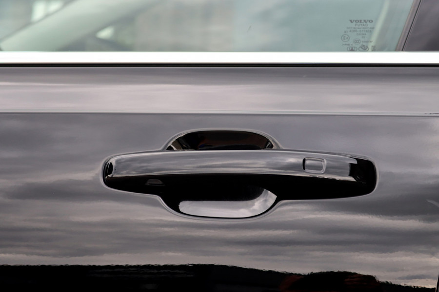 Volvo S90 2.0 T8 Plug-In Hybrid AWD Plus Bright | Pilot Assist | Leder | Memory | Trekhaak | Camera | Achterbank Verwarmd | Verwarmd Stuurwiel | Apple Carplay/Android Auto |