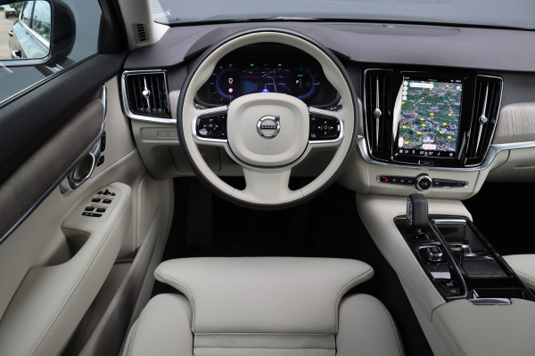 Volvo S90 2.0 T8 Plug-In Hybrid AWD Plus Bright | Pilot Assist | Leder | Memory | Trekhaak | Camera | Achterbank Verwarmd | Verwarmd Stuurwiel | Apple Carplay/Android Auto |