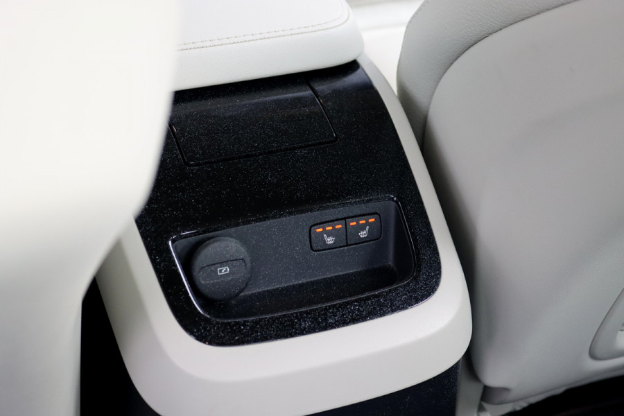 Volvo S90 2.0 T8 Plug-In Hybrid AWD Plus Bright | Pilot Assist | Leder | Memory | Trekhaak | Camera | Achterbank Verwarmd | Verwarmd Stuurwiel | Apple Carplay/Android Auto |