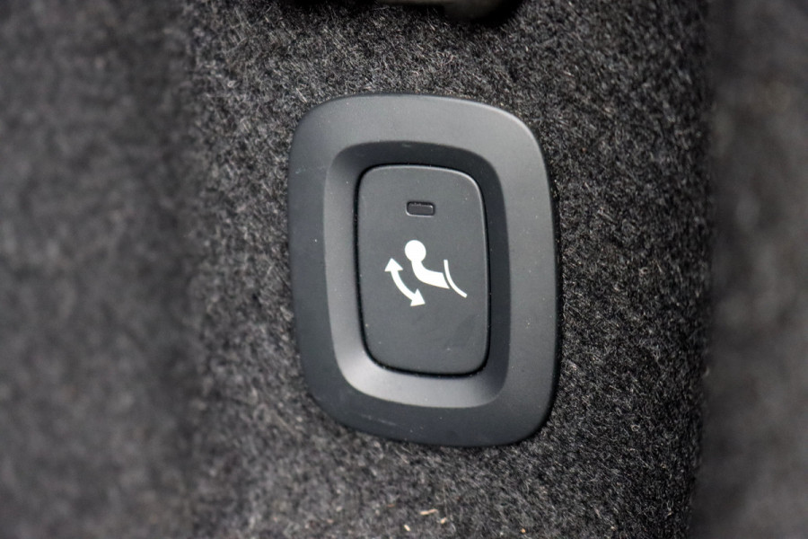 Volvo S90 2.0 T8 Plug-In Hybrid AWD Plus Bright | Pilot Assist | Leder | Memory | Trekhaak | Camera | Achterbank Verwarmd | Verwarmd Stuurwiel | Apple Carplay/Android Auto |