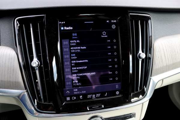 Volvo S90 2.0 T8 Plug-In Hybrid AWD Plus Bright | Pilot Assist | Leder | Memory | Trekhaak | Camera | Achterbank Verwarmd | Verwarmd Stuurwiel | Apple Carplay/Android Auto |