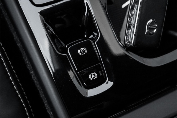 Volvo XC40 1.5 T3 R-Design 164PK Automaat ACC Camera 18"