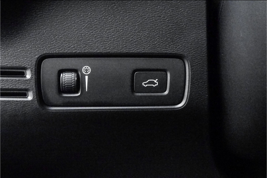 Volvo XC40 1.5 T3 R-Design 164PK Automaat ACC Camera 18"