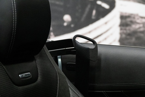 Mercedes-Benz C-Klasse Cabrio AMG 63 *Burmester / Memory / Head-Up Display / Stoelventilatie / Nekverwarming*