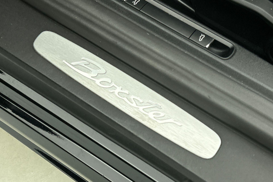 Porsche 718 Boxster 2.0 AANBIEDING!!!(Perfect OnderH, Sport Chrono, Sport Uitlaat, StoelV, Parkeersensoren, Navi, Cruise Con, Etc)