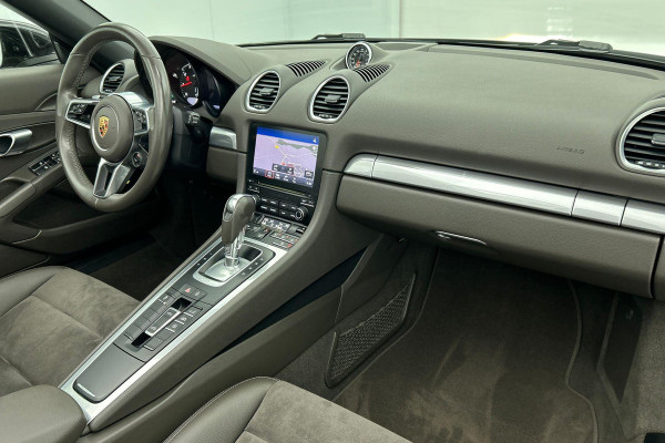 Porsche 718 Boxster 2.0 AANBIEDING!!!(Perfect OnderH, Sport Chrono, Sport Uitlaat, StoelV, Parkeersensoren, Navi, Cruise Con, Etc)