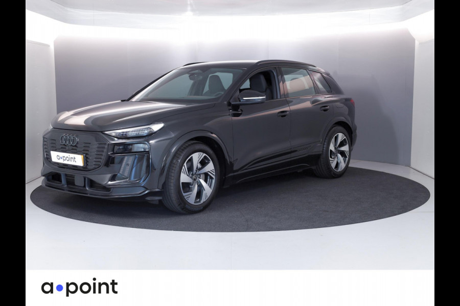 Audi Q6 S Edition e-tron perf 225kW/306pk 100Kwh Hatchback Audi Q6 e-tron S edition performance 100 kWh Omgevingscamera's, adaptive cruise control, ledkoplampen plus, stoelverwarming voor en achter, comfortpakket