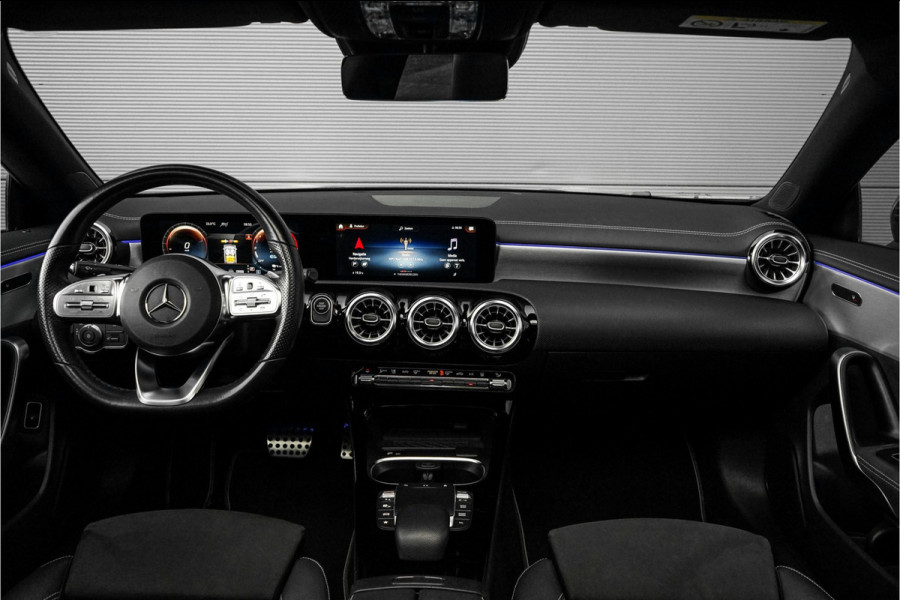 Mercedes-Benz CLA-Klasse 250 e Premium AMG Night Pano Camera Distronic 19"
