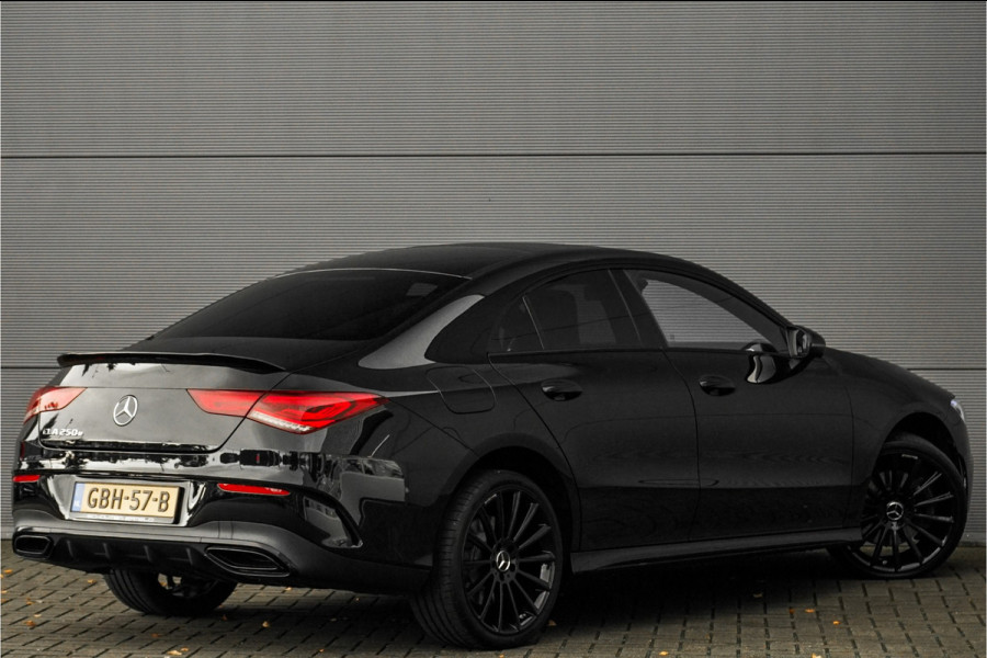 Mercedes-Benz CLA-Klasse 250 e Premium AMG Night Pano Camera Distronic 19"