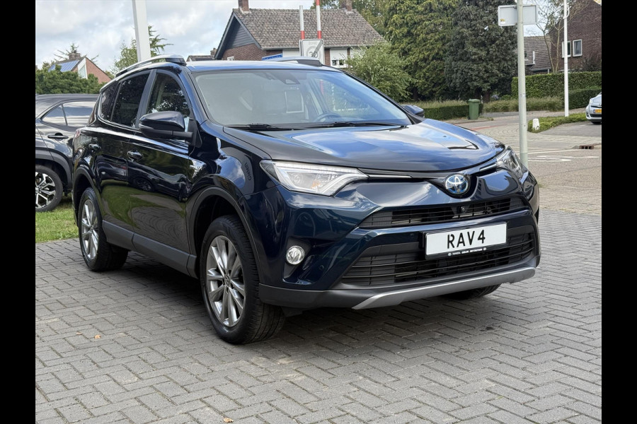 Toyota RAV4 2.5 Hybrid AWD Energy Plus | JBL, Trekhaak, Navigatie, Leer, Stoelverwarming, Geheugenfunctie, 360 Camera, 1.650KG Trekgewicht
