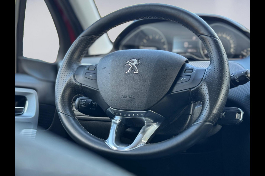 Peugeot 208 1.2 PureTech AUTOMAAT Allure, 21000 km, 5 deurs, 1 e eigenaar, Nederlandse auto met nationale auto pas