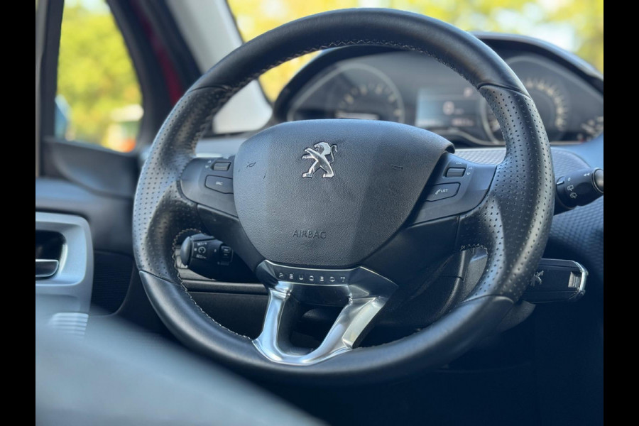 Peugeot 208 1.2 PureTech AUTOMAAT Allure, 21000 km, 5 deurs, 1 e eigenaar, Nederlandse auto met nationale auto pas