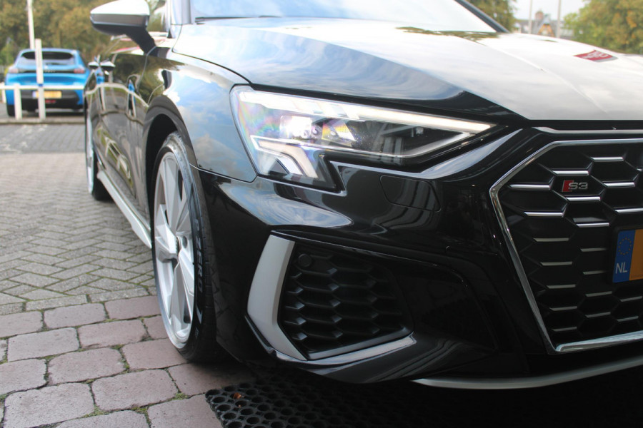 Audi A3 Limousine 2.0 TFSI 310PK S3 QUATTRO | APPLE CARPLAY/ANDROID AUTO | STOEL VERWARMING | S-LINE INTERIEUR/EXTERIEUR | SPORT STUUR S-LINE MET SCHAKEL FUNCTIE | NAVIGATIE | VIRTUAL COCKPIT PLUS | GLANS PAKKET | CRUISE CONTROL | ADVANCED KEY | AMBIENTE VERLICHTING | LANE ASSIST | CLIMATE CONTROL | FULL LED KOPLAMPEN | SPORT STOELEN | PARKEER SENSOREN ACHTER | S SPORTONDERSTEL | S REMMEN | DRAADLOZE TELEFOONLADER |