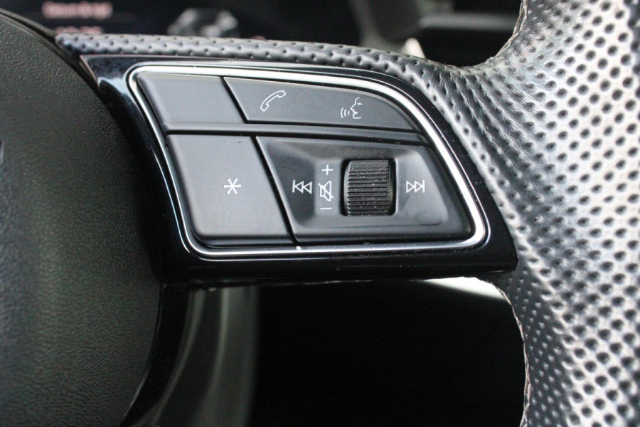 Audi A3 Limousine 2.0 TFSI 310PK S3 QUATTRO | APPLE CARPLAY/ANDROID AUTO | STOEL VERWARMING | S-LINE INTERIEUR/EXTERIEUR | SPORT STUUR S-LINE MET SCHAKEL FUNCTIE | NAVIGATIE | VIRTUAL COCKPIT PLUS | GLANS PAKKET | CRUISE CONTROL | ADVANCED KEY | AMBIENTE VERLICHTING | LANE ASSIST | CLIMATE CONTROL | FULL LED KOPLAMPEN | SPORT STOELEN | PARKEER SENSOREN ACHTER | S SPORTONDERSTEL | S REMMEN | DRAADLOZE TELEFOONLADER |