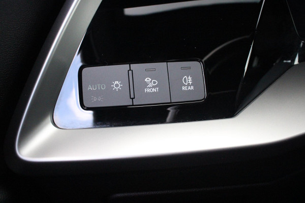 Audi A3 Limousine 2.0 TFSI 310PK S3 QUATTRO | APPLE CARPLAY/ANDROID AUTO | STOEL VERWARMING | S-LINE INTERIEUR/EXTERIEUR | SPORT STUUR S-LINE MET SCHAKEL FUNCTIE | NAVIGATIE | VIRTUAL COCKPIT PLUS | GLANS PAKKET | CRUISE CONTROL | ADVANCED KEY | AMBIENTE VERLICHTING | LANE ASSIST | CLIMATE CONTROL | FULL LED KOPLAMPEN | SPORT STOELEN | PARKEER SENSOREN ACHTER | S SPORTONDERSTEL | S REMMEN | DRAADLOZE TELEFOONLADER |