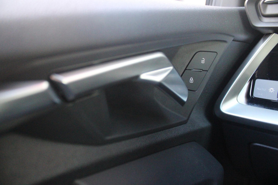 Audi A3 Limousine 2.0 TFSI 310PK S3 QUATTRO | APPLE CARPLAY/ANDROID AUTO | STOEL VERWARMING | S-LINE INTERIEUR/EXTERIEUR | SPORT STUUR S-LINE MET SCHAKEL FUNCTIE | NAVIGATIE | VIRTUAL COCKPIT PLUS | GLANS PAKKET | CRUISE CONTROL | ADVANCED KEY | AMBIENTE VERLICHTING | LANE ASSIST | CLIMATE CONTROL | FULL LED KOPLAMPEN | SPORT STOELEN | PARKEER SENSOREN ACHTER | S SPORTONDERSTEL | S REMMEN | DRAADLOZE TELEFOONLADER |