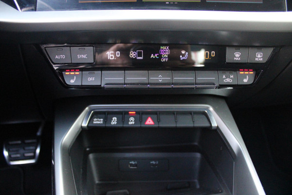 Audi A3 Limousine 2.0 TFSI 310PK S3 QUATTRO | APPLE CARPLAY/ANDROID AUTO | STOEL VERWARMING | S-LINE INTERIEUR/EXTERIEUR | SPORT STUUR S-LINE MET SCHAKEL FUNCTIE | NAVIGATIE | VIRTUAL COCKPIT PLUS | GLANS PAKKET | CRUISE CONTROL | ADVANCED KEY | AMBIENTE VERLICHTING | LANE ASSIST | CLIMATE CONTROL | FULL LED KOPLAMPEN | SPORT STOELEN | PARKEER SENSOREN ACHTER | S SPORTONDERSTEL | S REMMEN | DRAADLOZE TELEFOONLADER |