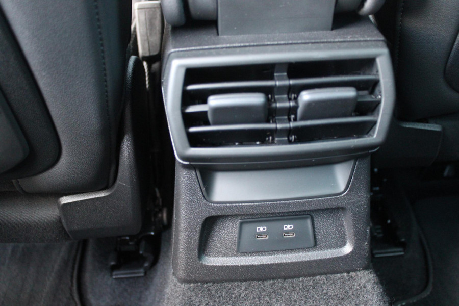 Audi A3 Limousine 2.0 TFSI 310PK S3 QUATTRO | APPLE CARPLAY/ANDROID AUTO | STOEL VERWARMING | S-LINE INTERIEUR/EXTERIEUR | SPORT STUUR S-LINE MET SCHAKEL FUNCTIE | NAVIGATIE | VIRTUAL COCKPIT PLUS | GLANS PAKKET | CRUISE CONTROL | ADVANCED KEY | AMBIENTE VERLICHTING | LANE ASSIST | CLIMATE CONTROL | FULL LED KOPLAMPEN | SPORT STOELEN | PARKEER SENSOREN ACHTER | S SPORTONDERSTEL | S REMMEN | DRAADLOZE TELEFOONLADER |