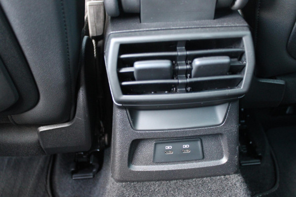 Audi A3 Limousine 2.0 TFSI 310PK S3 QUATTRO | APPLE CARPLAY/ANDROID AUTO | STOEL VERWARMING | S-LINE INTERIEUR/EXTERIEUR | SPORT STUUR S-LINE MET SCHAKEL FUNCTIE | NAVIGATIE | VIRTUAL COCKPIT PLUS | GLANS PAKKET | CRUISE CONTROL | ADVANCED KEY | AMBIENTE VERLICHTING | LANE ASSIST | CLIMATE CONTROL | FULL LED KOPLAMPEN | SPORT STOELEN | PARKEER SENSOREN ACHTER | S SPORTONDERSTEL | S REMMEN | DRAADLOZE TELEFOONLADER |