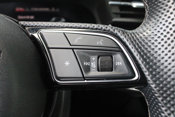 Audi A3 Limousine 2.0 TFSI 310PK S3 QUATTRO | APPLE CARPLAY/ANDROID AUTO | STOEL VERWARMING | S-LINE INTERIEUR/EXTERIEUR | SPORT STUUR S-LINE MET SCHAKEL FUNCTIE | NAVIGATIE | VIRTUAL COCKPIT PLUS | GLANS PAKKET | CRUISE CONTROL | ADVANCED KEY | AMBIENTE VERLICHTING | LANE ASSIST | CLIMATE CONTROL | FULL LED KOPLAMPEN | SPORT STOELEN | PARKEER SENSOREN ACHTER | S SPORTONDERSTEL | S REMMEN | DRAADLOZE TELEFOONLADER |